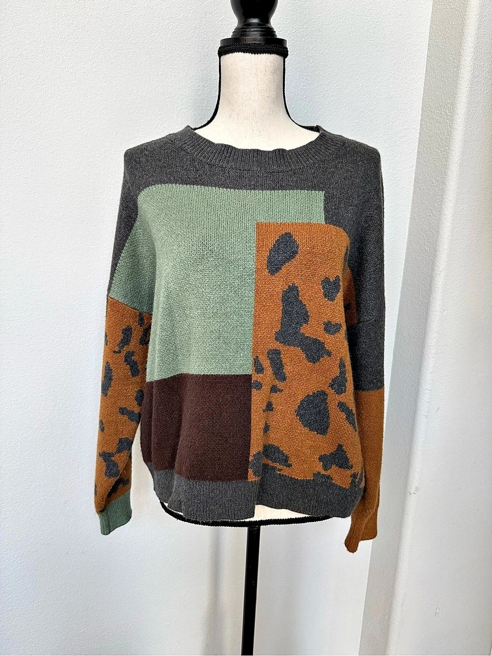 Blue B Color Block Animal Print Sweater Size Small